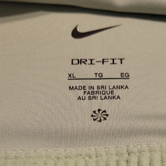 Nike Swoosh Sports Bra Green - Medium Support - Picture 3 of 7